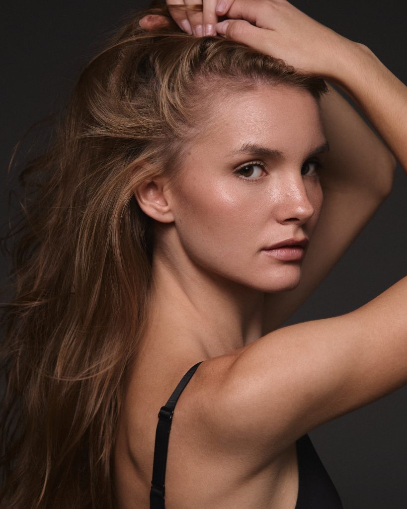 Alexandra Chereches – STA Talent Agency.4